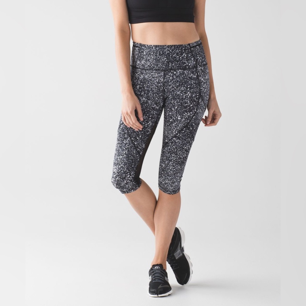 Lululemon Outrun 17" Crop Splatter White Black / Black Size 8